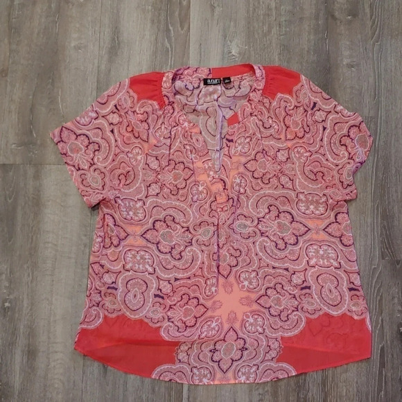 ๐HP๐ A.n.a Paisley Top - Picture 2 of 3
